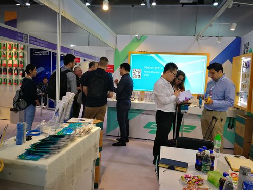 在這次展會(huì)中,我們主要推廣的產(chǎn)品為:華為款的5a快充線,type-c彎頭